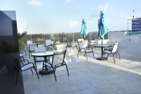 Apartment by the sea, in the best location on Tambaú beach, class A standard