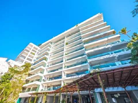 EXQUISITE SAYAN BEACHFRONT DUPLEX PENTHOUSE WITH PRIVATE POOL, CONCHAS CHINAS Hotels in Conchas Chinas