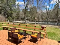 The Chanting River Nest. Snowmobile/Atv Trail Across St. Pet-Friendly! Hotels in Bancroft