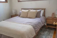 Gorgeous & Cozy Lake Michigan Cottage - Walk to Everything!