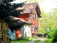 Old forester's house in the nature park, surrounding area of Berlin, own terrace, sauna, WiFi