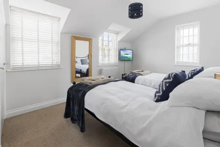 A modern and cosy apartment just yards from Brixham’s bustling harbourside