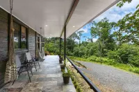 Casa Familia-Pura Vidaville. Private Modern Cabin w/ AC & Fiber Wi-Fi. Near Park