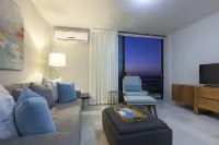 Apartment with GREAT LOCATION, 1 block from the boardwalk