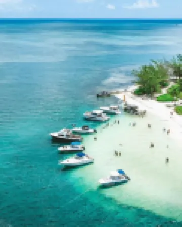 2023 Renovated The Retreat 17 Oceanview ground floor condo steps to ocean/beach