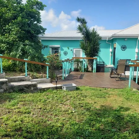 DreamView on the Hill - 3 Bd- 2 Bath -Spectacular Island & Water Views --Solar