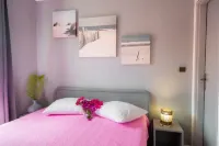 Quiet, airy T2 apartment