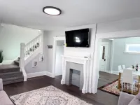 Modern House Erie PA Hotel a Erie