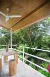 Iguana house very close to the center with a beautiful view in the jungle