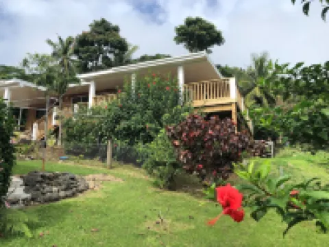 Large family home, tranquil hillside location with Pacific views Hotels in Avarua