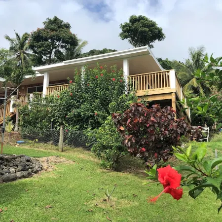 Large family home, tranquil hillside location with Pacific views
