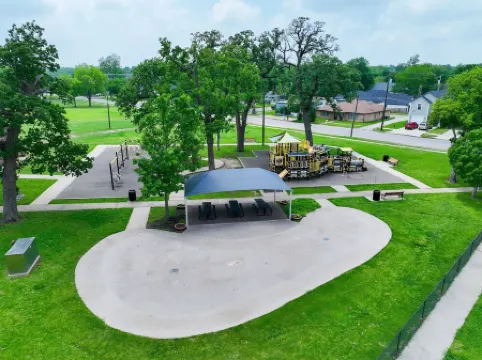 Bluebonnet Cottage Duplex in Downtown Denison--Perfect Blend of Charm & Comfort