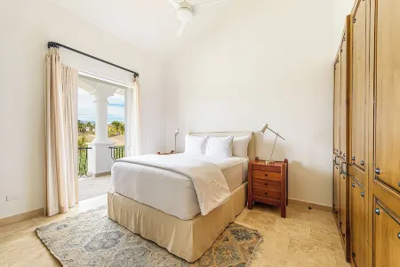 Dunes Club Member Use. 6 Seater Golf Cart, Concierge. Owner Operated.