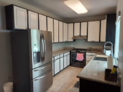 Spacious 3 bdrm, 8 beds, 2 baths w/ full kitchen