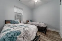 Just steps away from the Boardwalk & Beaches, Walkable to Entertainment!