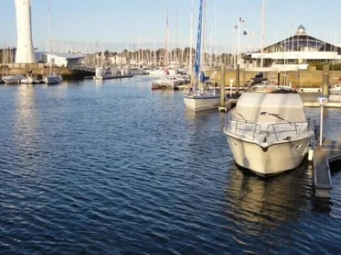 Apartment F 3 sea views and direct beach and ocean access