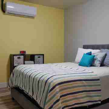 Quiet Bungalow in South West Reno. Rooms