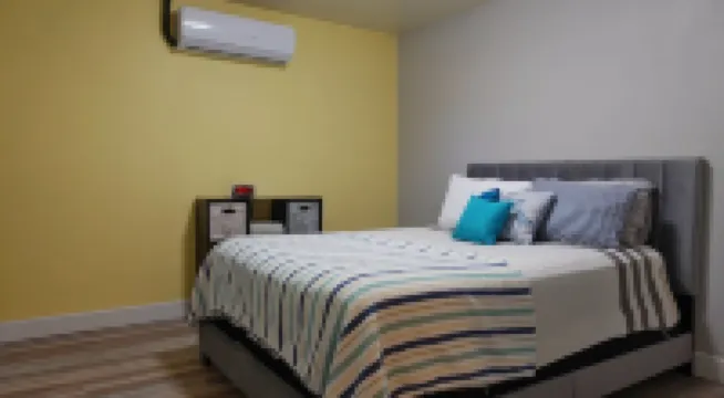 Quiet Bungalow in South West Reno. リノのホテル