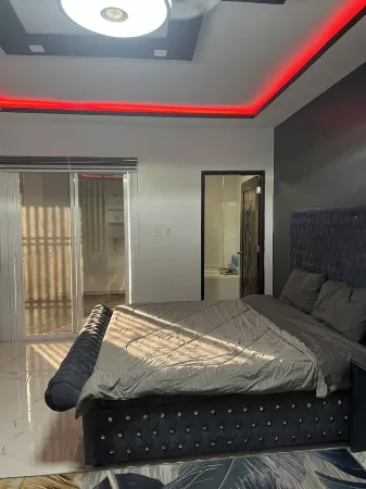 This new condo suite is beautiful with big space bedroom