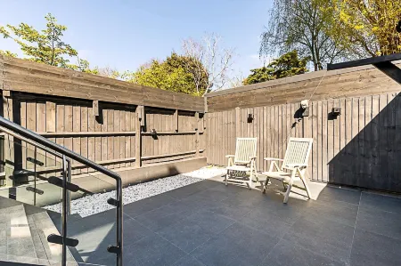 Chic Garden Flat in Leafy Ealing Отели рядом со станцией Acton Central