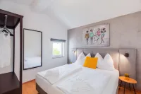 Top floor Apartment LiJan °4 with Heated  Pool & sea view