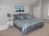 Quiet Culdesac, Golf Course view, 3 Bedroom 2 Bath, Sleeps 8!