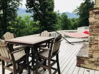 Mountain Views, 4 bedroom, Sleeps 12.