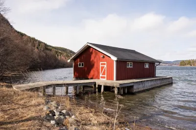 Idyllic vacation home right by the sea<br> Hoteles cerca de Naturum Hoga Kusten