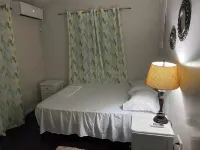 Sheridan's PlaceLess than 1 minute walk to the beach Các khách sạn ở 