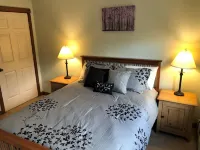 Mount Snow Timber Creek Townhouse with Pool and Ski Shuttle