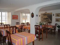 Hostal Italia โรงแรมใกล้หาดฟูเอนกิโรลา