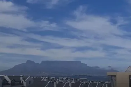 Wunderschöner Meer- und Bergblick