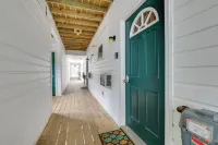 Beachfront Onekama Vacation Rental w/ Balcony! - 3-Star
