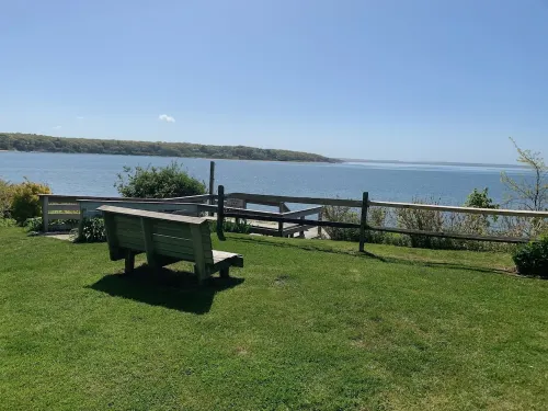 North Fork Beach House - short walk to Peconic Bay and beach Hotels in Cutchogue