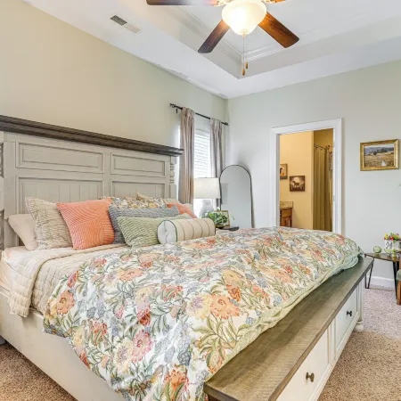 Private Patio & Workspace: Cleveland Condo