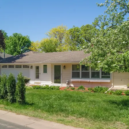 Waterfront Eagle Lake Home w/ Yard & Deck