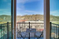 Walkable Lynchburg Condo w/ Private Balcony - 3-Star