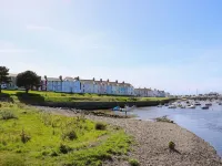 Trem-yr-Afon Hotels in Tregaron