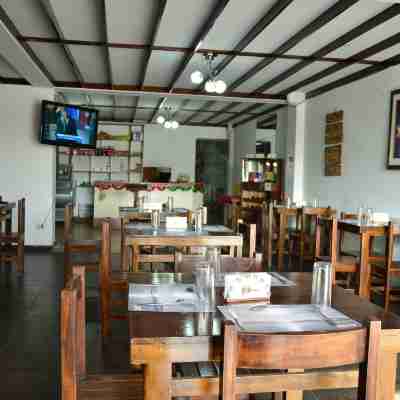 Qallwa Asia Dining/Meeting Rooms