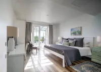 Berkeley Beach Club Hotels in Tierra Verde