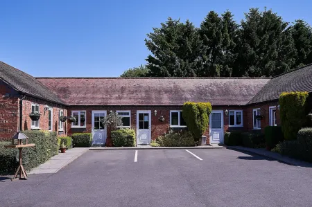 The Tap House Отели в г. Тикнолл