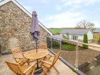 Lambkin Cottage Hotels in Saint Columb