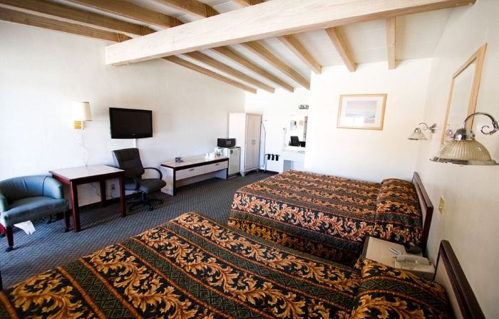 Trails Motel