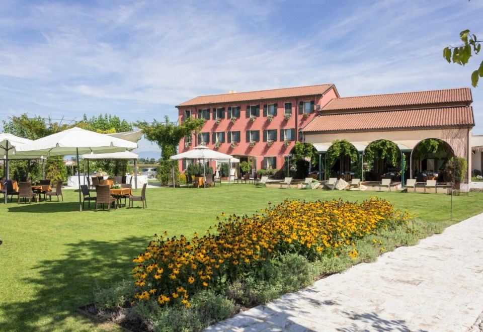 hotel overview picture
