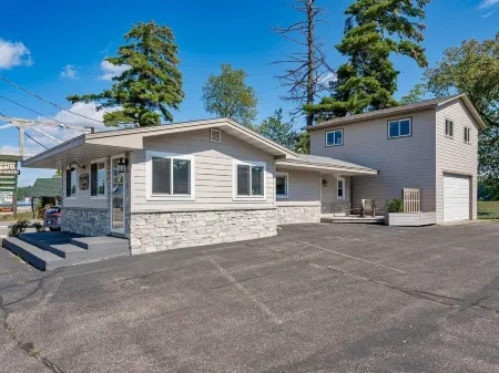 Aqua Aire Inn & Suites Отели в г. Миноккуа