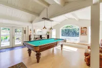 Bayfront Pnw Lodge: Dock, Pickleball & Guest House - Villas