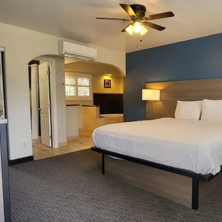 Beachwalker Inn & Suites