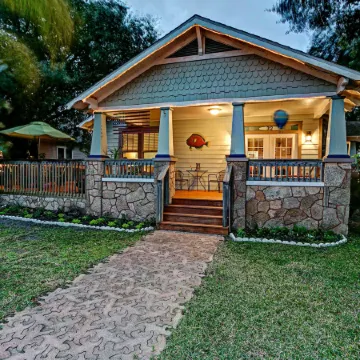 Anchor Inn Nsb Bed and Breakfast