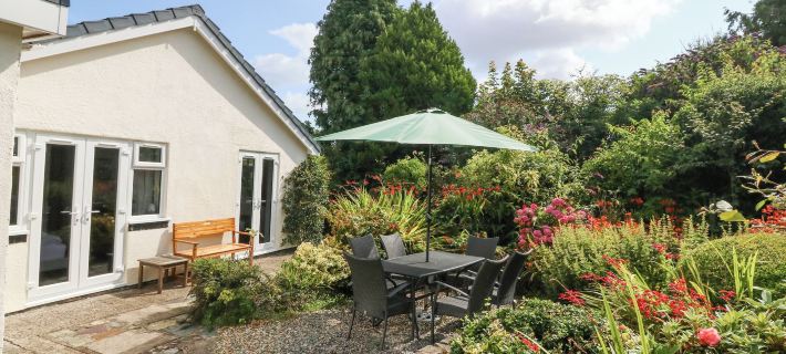 Glan Dwr Hotels in Llanfair-Mathafarn-Eithaf