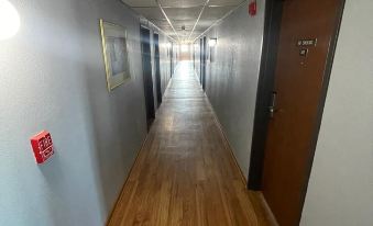 The Belgium Inn & Suites